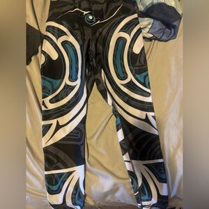 NoMiNoU Teal Wolf leggings and shorts set